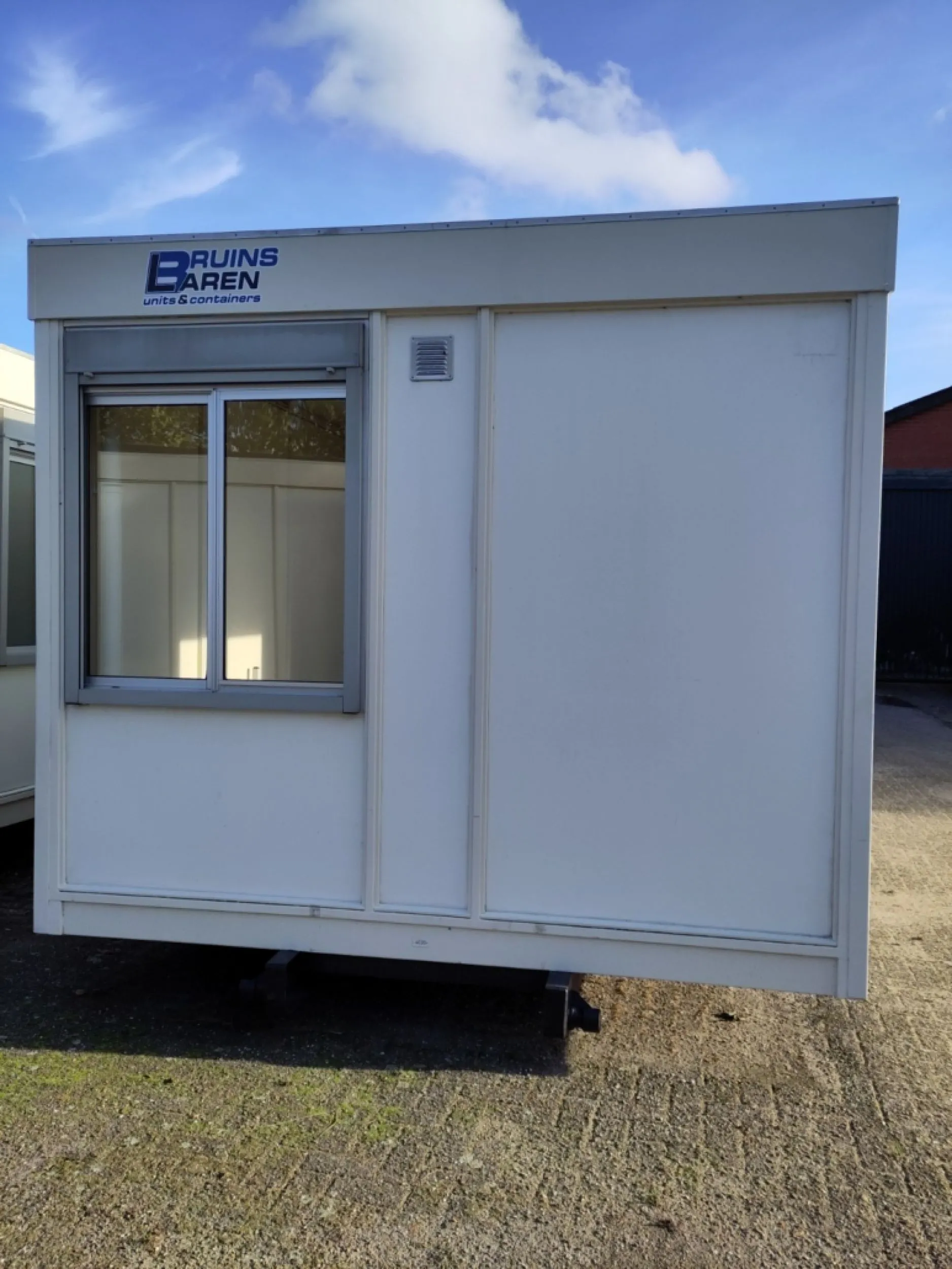Kantoorunit 3 x 10 meter achterkant