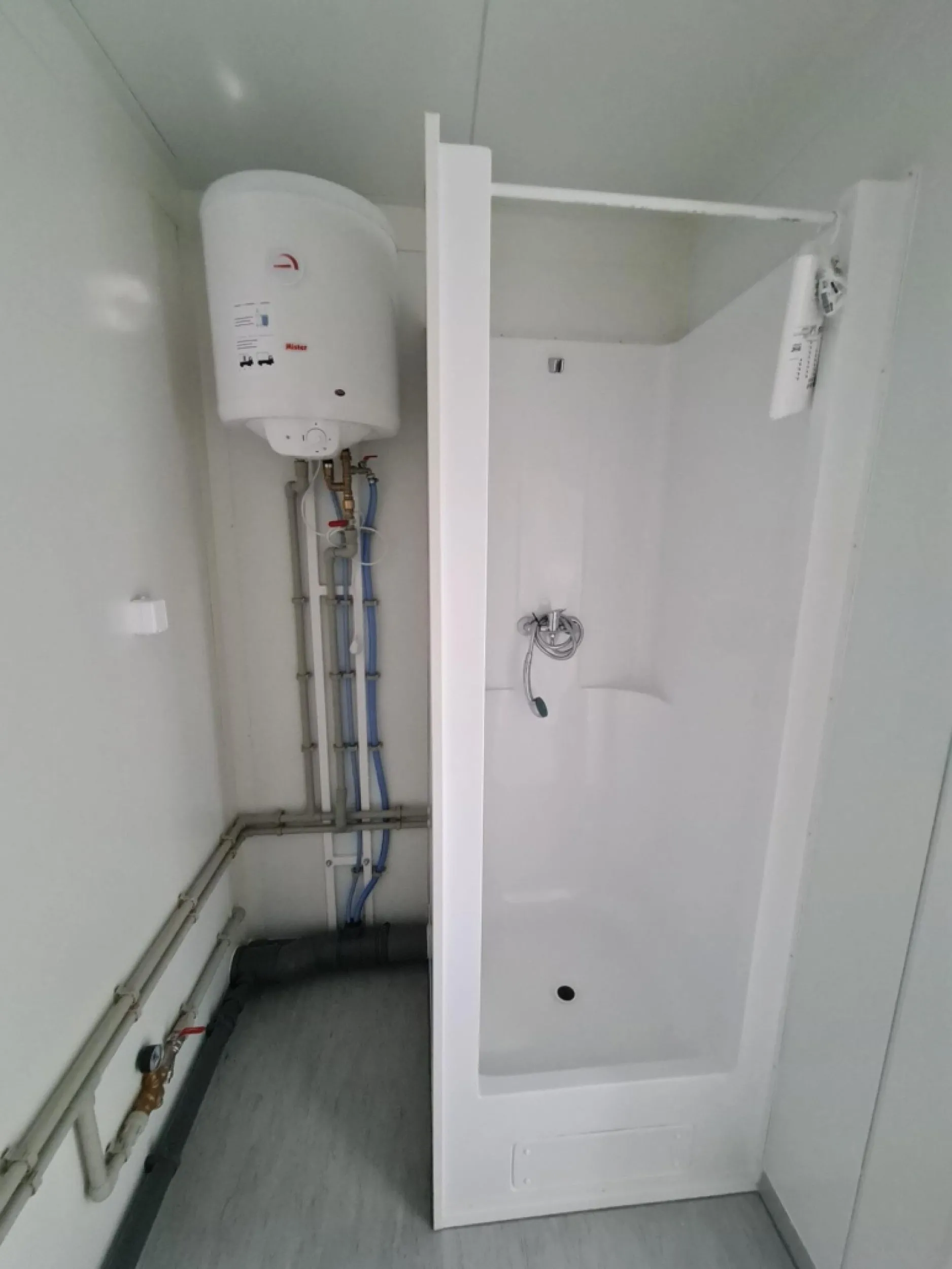 Sanitair unit binnen douche