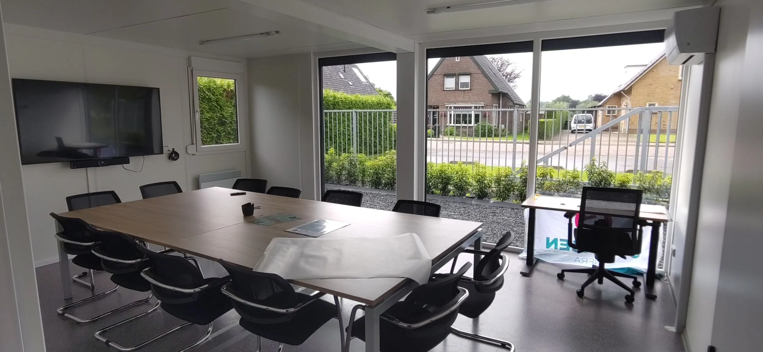 Kantoor unit bruin binnen