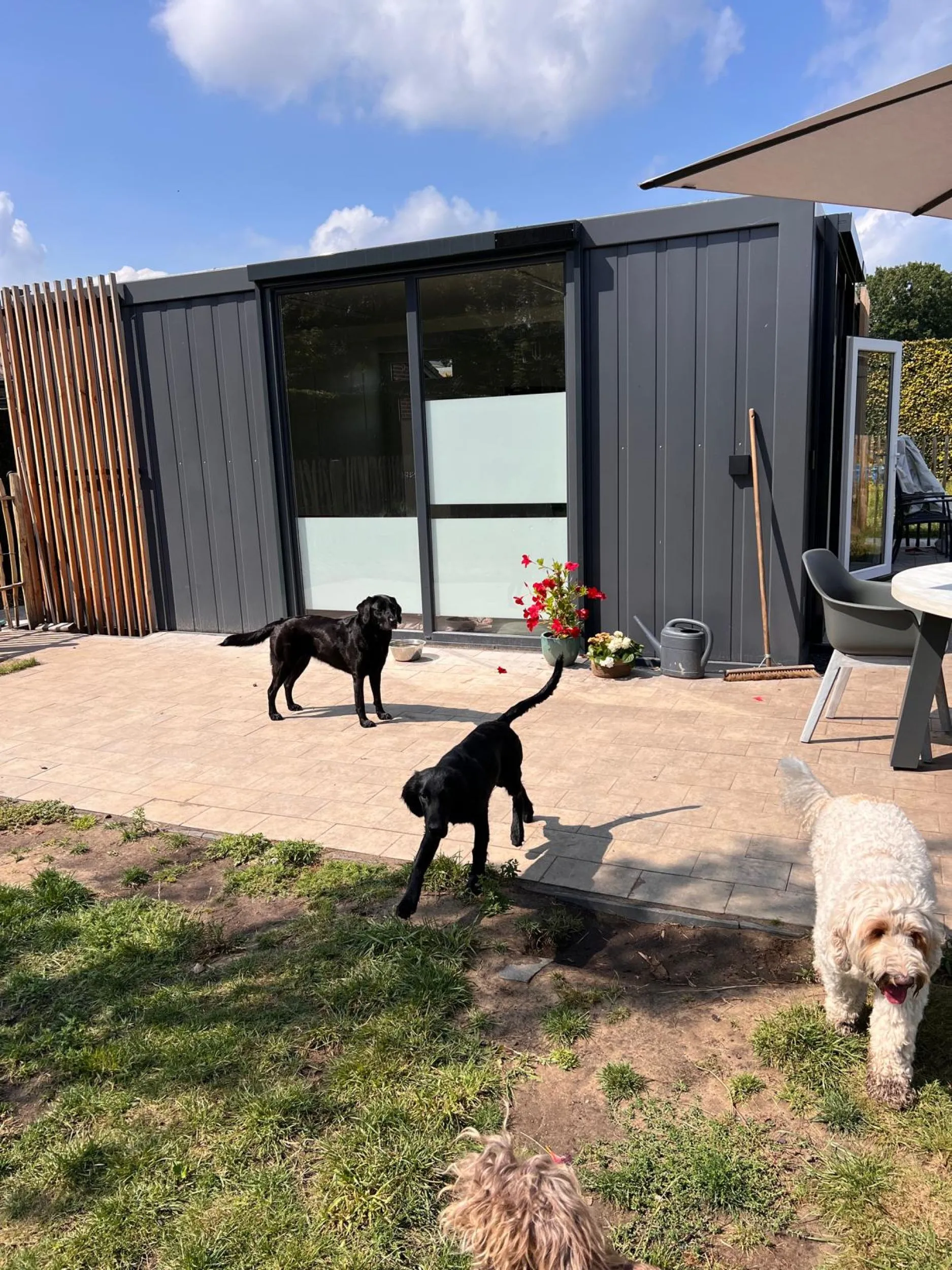 Kantoor unit met tuin